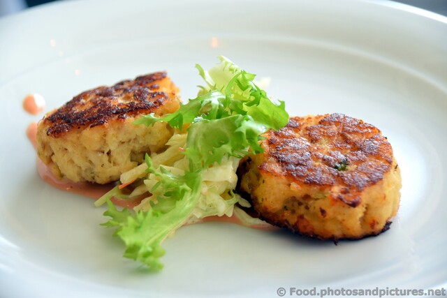 Wild Lump Crab Cakes with Sauce Marie.jpg